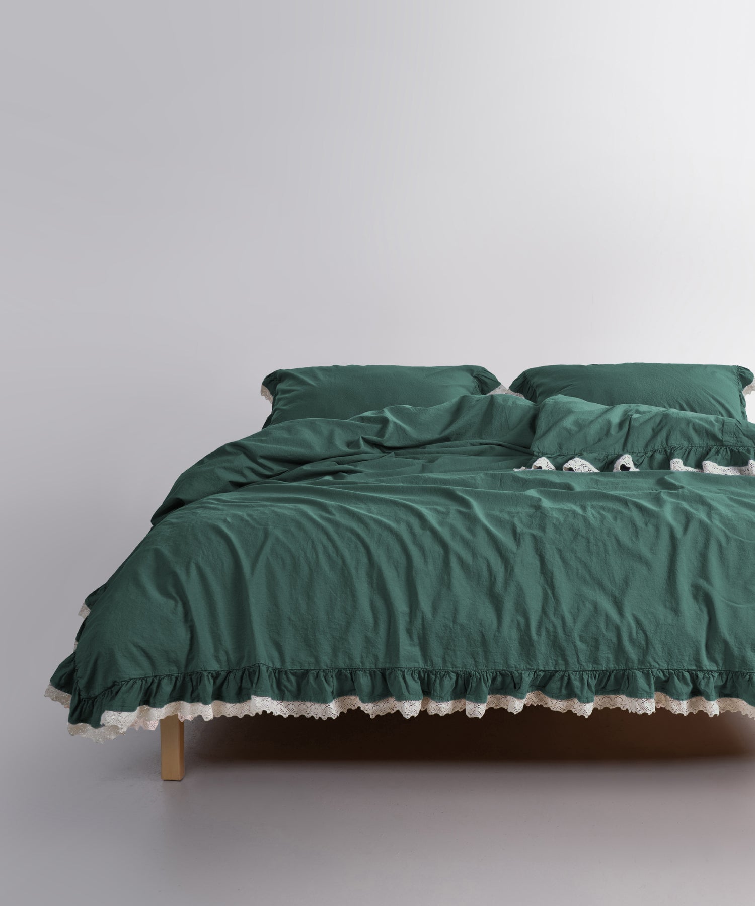 Naturalna postilna bilyzna Dark Green z m’yakoiu teksturoiu ta matovym efektom