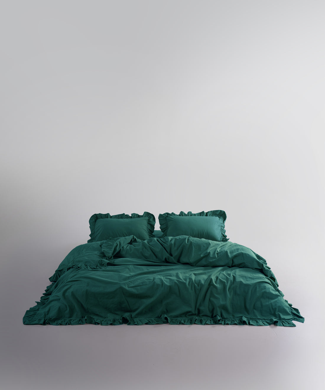 Комплект постільної білизни з рюшами, 100% stonewashed бавовна, темно-зелений колір, підковдра 200x200, наволочки 50x70, простирадло 240x260
