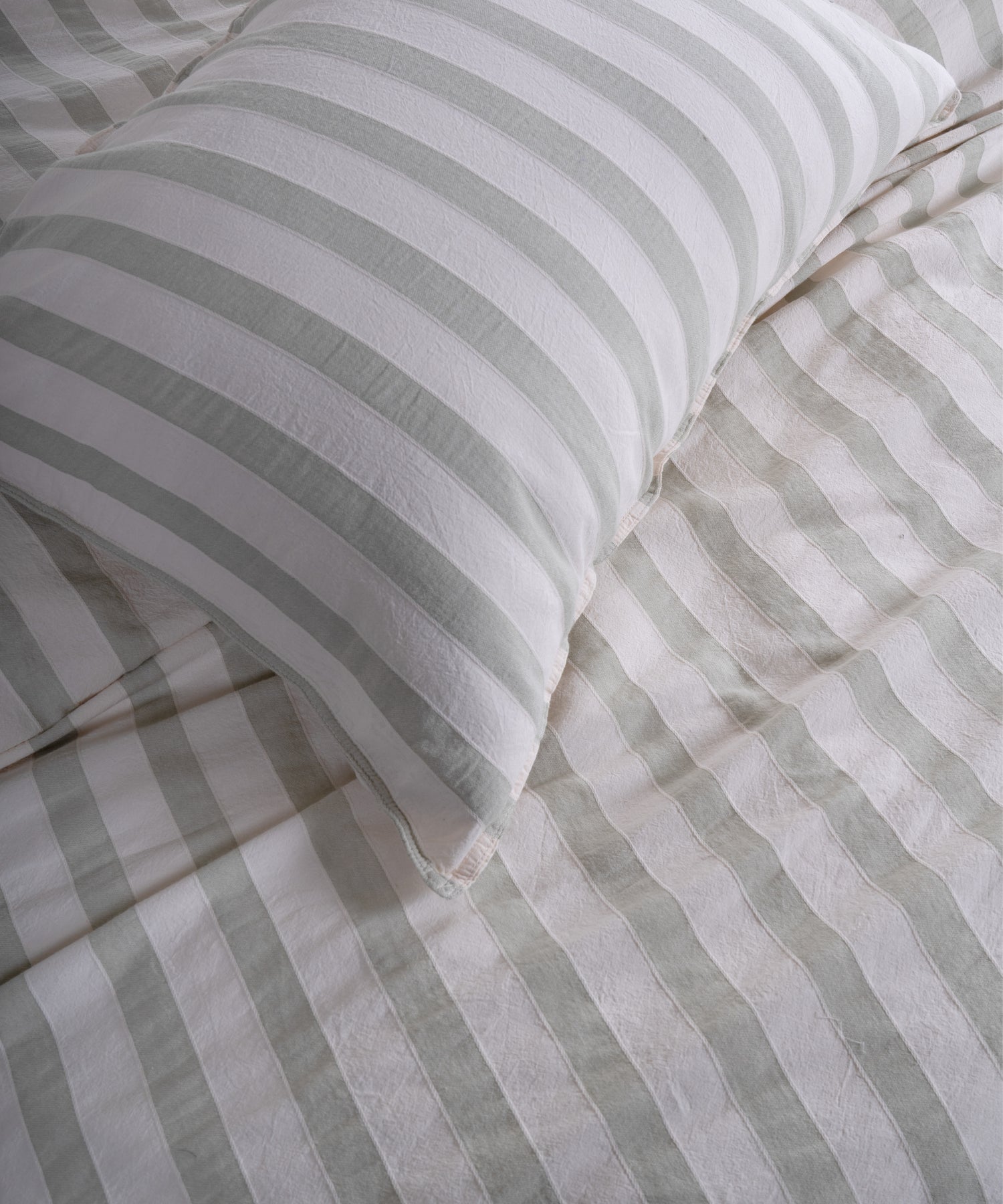 Dvi navolochky 50x70 Garment Washed Green Stripe, 100% bavovna, elegantnyi flap closure